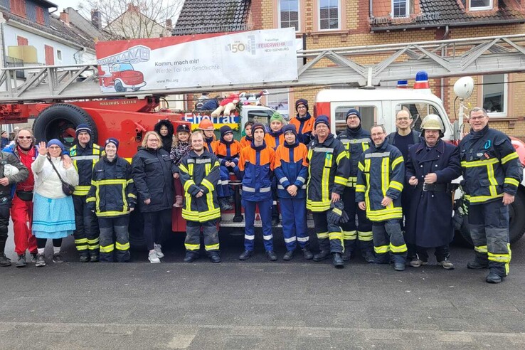 Feuerwehr nimmt an Lumpenmontagsumzug teil