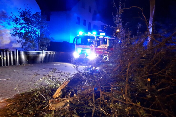 Drei Feuerwehreinsätze nach Unwetter in der Nacht