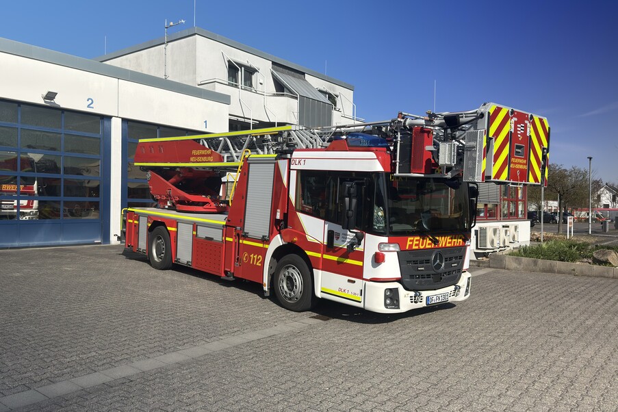 Drehleiter (Automatisch) mit Korb 23/12